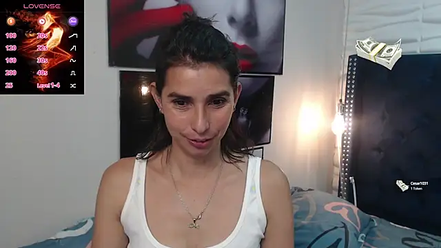 Snapshot of Eva-Williams chatting on February 4, 2025, 9:20 pm Eva-Williams online show from February 4, 2025, 9:20 pm