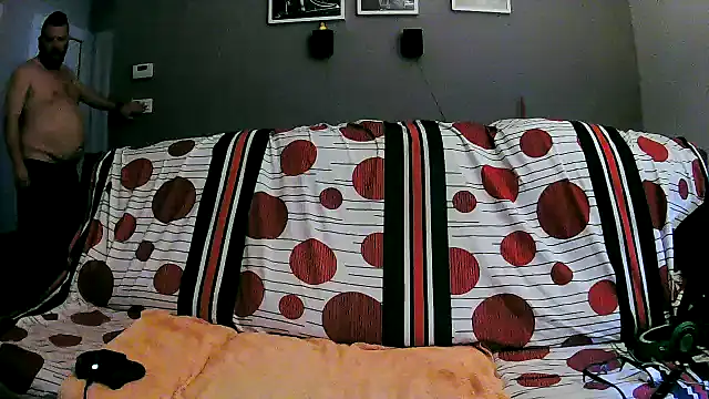 txan9876 online show from December 23, 2025, 8:23 am