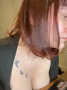 callmelouve online show from March 1, 2025, 2:44 pm