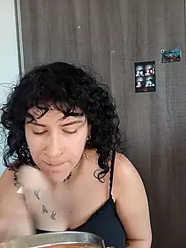 callmelouve online show from November 13, 2025, 1:21 pm