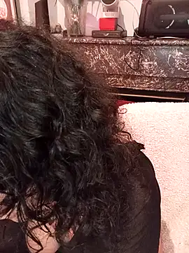 Snapshot of callmelouve chatting on April 8, 2026, 7:03 pm callmelouve online show from April 8, 2026, 7:03 pm