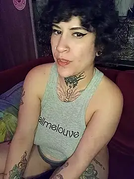 Snapshot of callmelouve chatting on April 9, 2026, 7:08 pm callmelouve online show from April 9, 2026, 7:08 pm