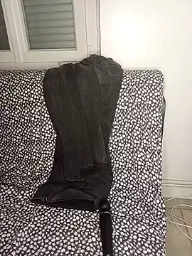 Snapshot of callmelouve chatting on April 11, 2026, 3:05 pm callmelouve online show from April 11, 2026, 3:05 pm