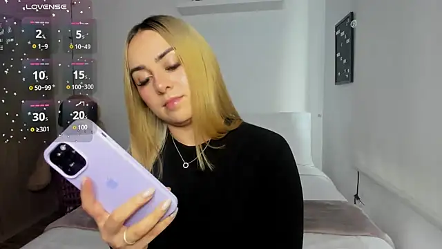 sophi mooreno online show from March 10, 2025, 10:02 pm