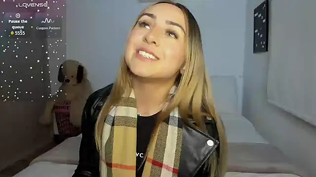 sophi mooreno online show from October 17, 2025, 11:51 pm