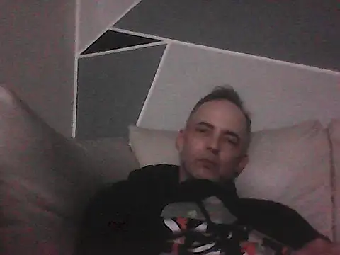 Snapshot of latinx44 chatting on October 27, 2025, 6:28 am latinx44 online show from October 27, 2025, 6:28 am