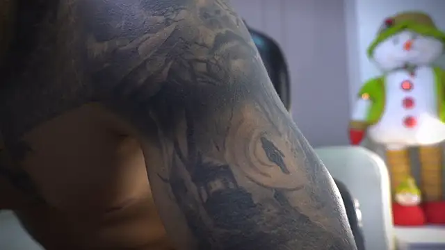 Frank Farrell online show from November 19, 2025, 10:10 pm