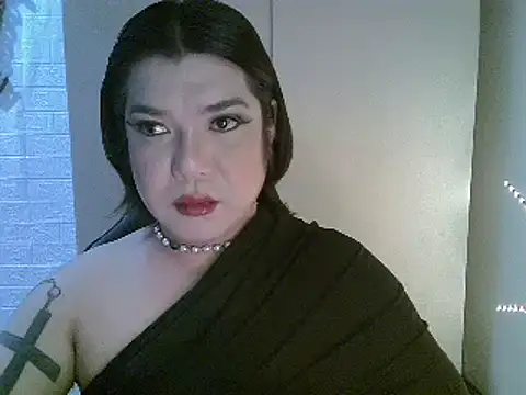 StrawberryWine07 online show from February 5, 2025, 6:24 am