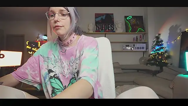 yourprettykate online show from December 13, 2024, 11:23 am