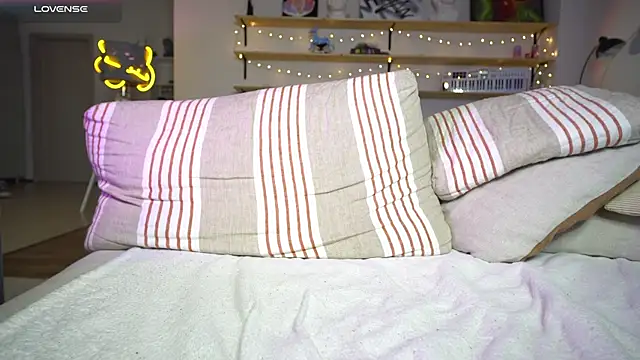 yourprettykate online show from March 7, 2025, 2:12 pm