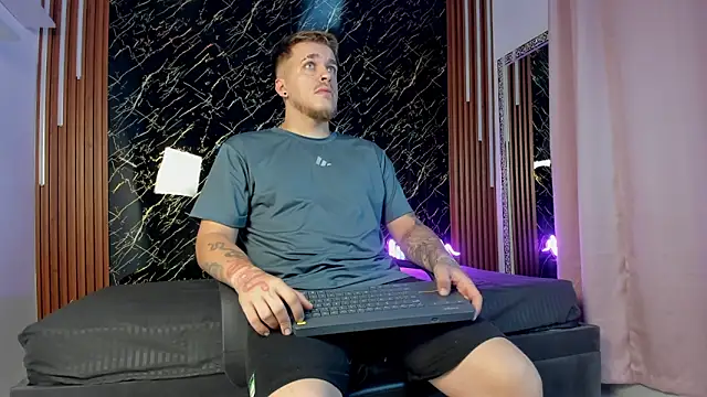 Snapshot of keane_lee chatting on December 15, 2025, 12:53 pm keane lee online show from December 15, 2025, 12:53 pm