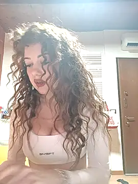 Snapshot of CurlyElisa chatting on February 1, 2026, 11:36 pm CurlyElisa online show from February 1, 2026, 11:36 pm