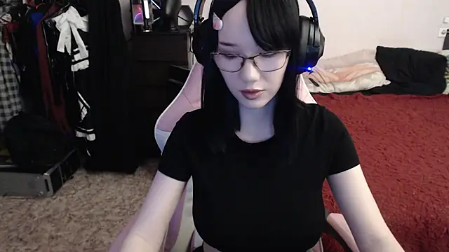 Maya Viola online show from March 3, 2025, 8:38 am