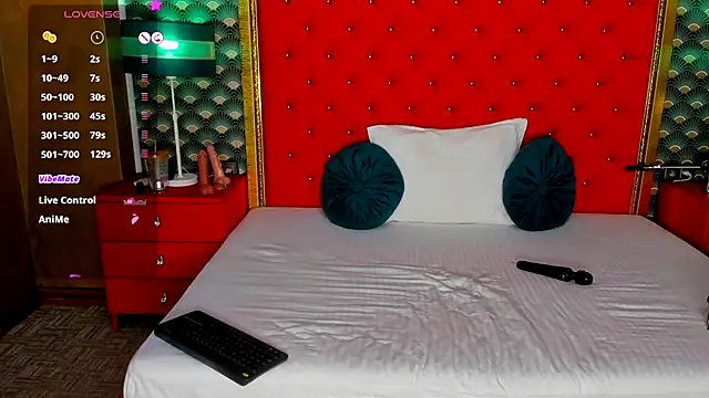 VallerieJones online show from October 6, 2025, 8:56 am