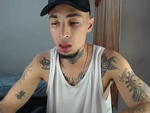 emiliano hottt online show from December 19, 2024, 5:51 am