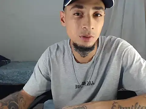 emiliano hottt online show from March 9, 2025, 7:12 am