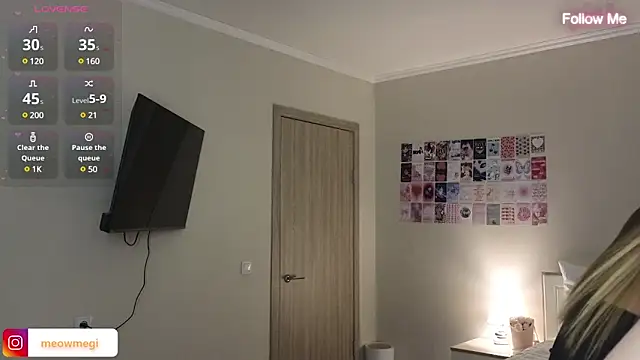 Snapshot of LisaSweetie chatting on February 5, 2025, 5:42 pm LisaSweetie online show from February 5, 2025, 5:42 pm