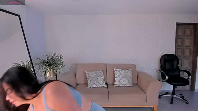 KateSunder online show from October 18, 2025, 11:44 am