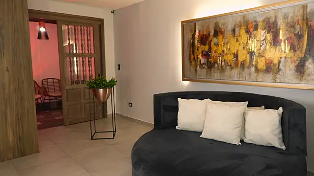 Snapshot of KateSunder chatting on December 21, 2025, 7:37 am KateSunder online show from December 21, 2025, 7:37 am