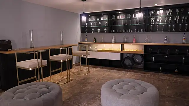 Snapshot of KateSunder chatting on January 6, 2026, 8:18 am KateSunder online show from January 6, 2026, 8:18 am