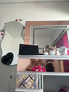 Snapshot of jailyncam_ chatting on December 15, 2025, 2:43 pm jailyncam online show from December 15, 2025, 2:43 pm