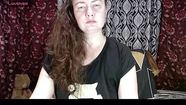 Snapshot of EmilyDoth chatting on October 11, 2025, 1:31 pm EmilyDoth online show from October 11, 2025, 1:31 pm