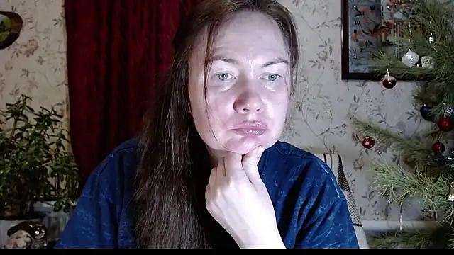 Snapshot of EmilyDoth chatting on February 6, 2026, 6:11 pm EmilyDoth online show from February 6, 2026, 6:11 pm