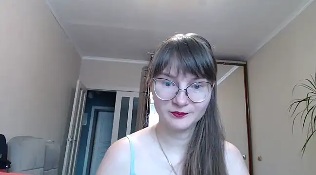 KiraGoldens online show from March 19, 2025, 4:36 am