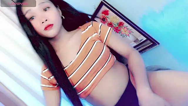 amomentoflust69 online show from May 31, 2026, 1:07 pm