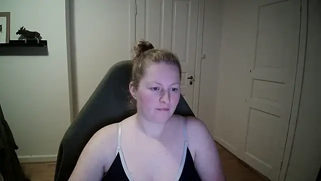 Snapshot of Girlnina-1995 chatting on December 17, 2024, 7:37 pm Girlnina-1995 online show from December 17, 2024, 7:37 pm