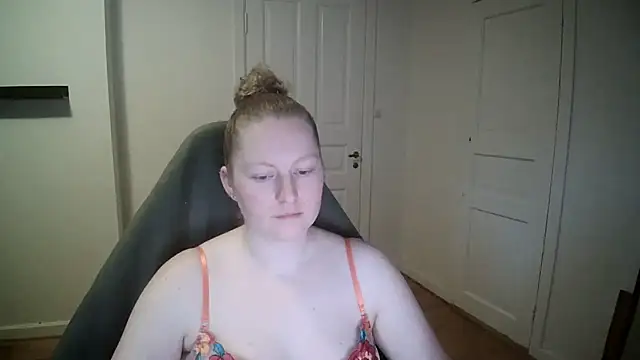 Snapshot of Girlnina-1995 chatting on January 22, 2025, 11:56 am Girlnina-1995 online show from January 22, 2025, 11:56 am