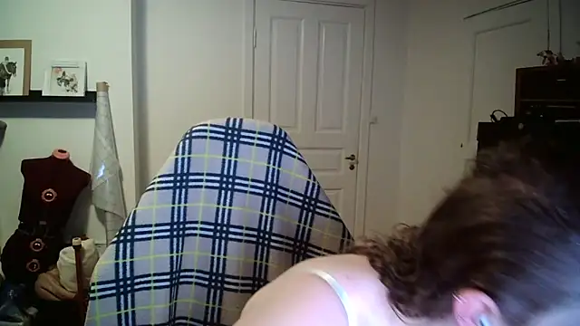 Girlnina-1995 online show from January 15, 2026, 9:03 am