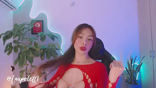 Snapshot of LauPolett chatting on February 14, 2026, 11:34 pm LauPolett online show from February 14, 2026, 11:34 pm