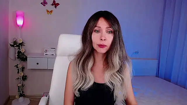 Snapshot of wendifoste chatting on November 6, 2025, 6:31 pm wendifoste online show from November 6, 2025, 6:31 pm