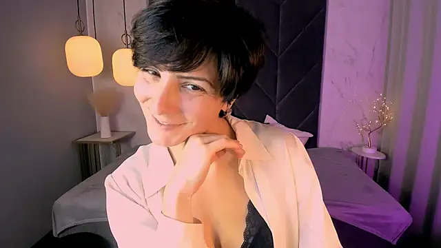 LorenDaze online show from October 18, 2025, 1:56 pm