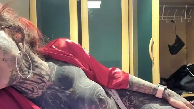 tamarapervert online show from November 21, 2025, 10:41 pm