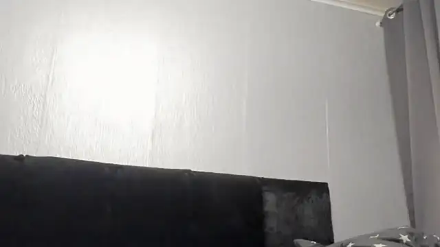 tamarapervert online show from December 18, 2025, 4:46 pm