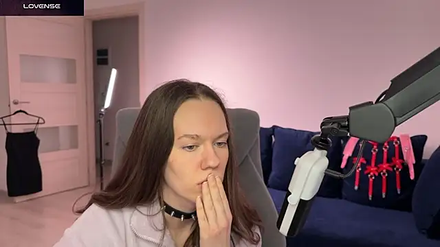 Snapshot of DivineBite chatting on January 31, 2026, 7:11 pm DivineBite online show from January 31, 2026, 7:11 pm