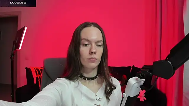 Snapshot of DivineBite chatting on February 11, 2026, 4:12 pm DivineBite online show from February 11, 2026, 4:12 pm