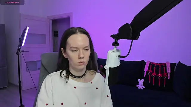 Snapshot of DivineBite chatting on February 20, 2026, 2:39 pm DivineBite online show from February 20, 2026, 2:39 pm