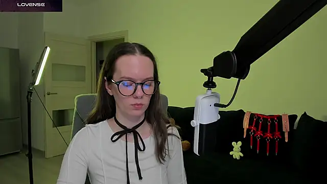 Snapshot of DivineBite chatting on February 26, 2026, 5:56 pm DivineBite online show from February 26, 2026, 5:56 pm