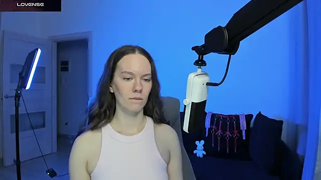 Snapshot of DivineBite chatting on March 1, 2026, 2:19 pm DivineBite online show from March 1, 2026, 2:19 pm