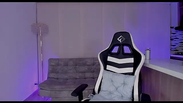 Snapshot of liagirl_cute chatting on February 25, 2026, 3:27 am liagirl cute online show from February 25, 2026, 3:27 am