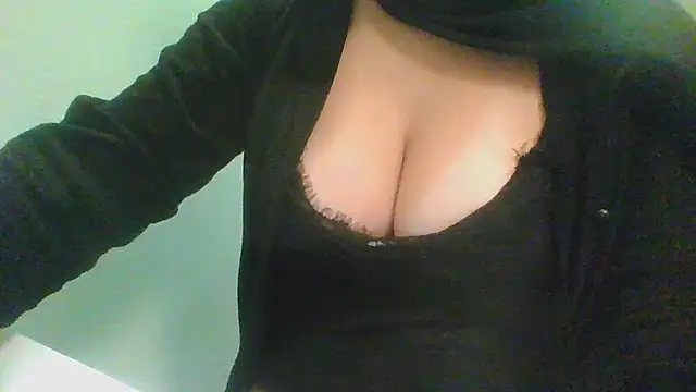 Snapshot of Chillbabee chatting on October 21, 2025, 10:43 pm Chillbabee online show from October 21, 2025, 10:43 pm