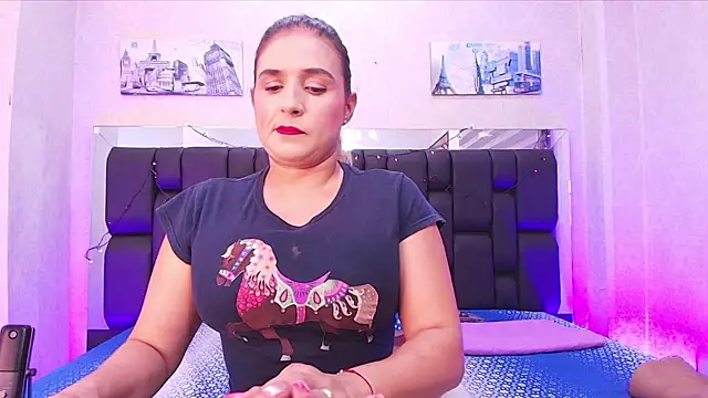  carolina fox online show from February 8, 2025, 3:08 am