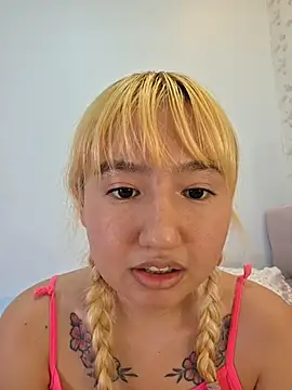 Pinkie Princes online show from December 19, 2025, 8:49 pm