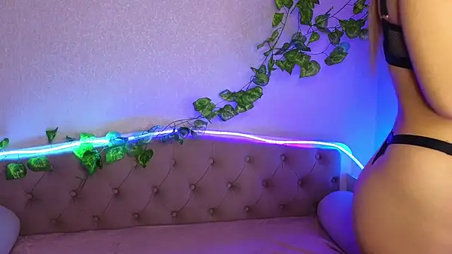 ParadisePleasure  online show from January 17, 2025, 1:47 am