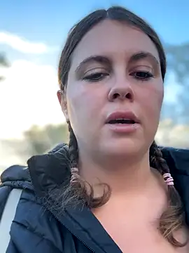 Snapshot of Samantha_official chatting on November 18, 2025, 8:19 am Samantha official online show from November 18, 2025, 8:19 am