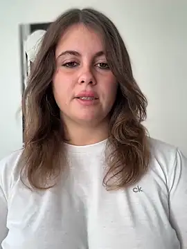 Snapshot of Samantha_official chatting on November 27, 2025, 8:49 am Samantha official online show from November 27, 2025, 8:49 am