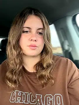 Snapshot of Samantha_official chatting on December 17, 2025, 9:59 am Samantha official online show from December 17, 2025, 9:59 am